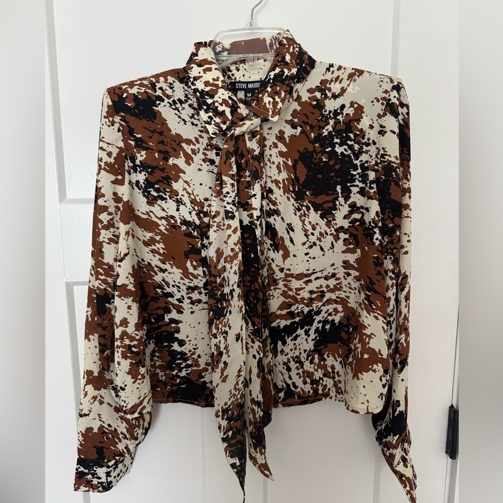 Steve Madden Noelle blouse cow print - Picture 4 of 4